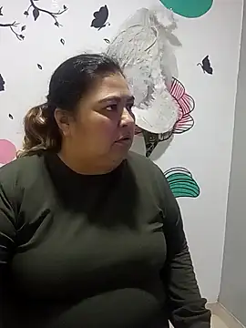 Snapshot of curvy_diva_ chatting on November 19, 2025, 9:20 am curvy diva online show from November 19, 2025, 9:20 am