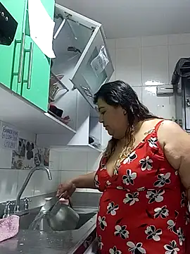 Snapshot of curvy_diva_ chatting on November 26, 2025, 11:10 am curvy diva online show from November 26, 2025, 11:10 am