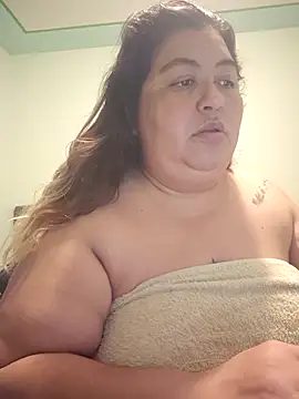 Snapshot of curvy_diva_ chatting on November 29, 2025, 12:00 am curvy diva online show from November 29, 2025, 12:00 am