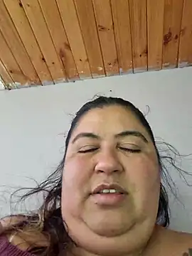 Snapshot of curvy_diva_ chatting on December 14, 2025, 8:58 pm curvy diva online show from December 14, 2025, 8:58 pm