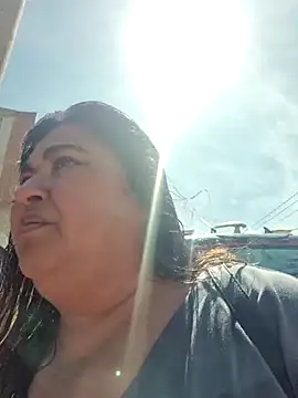 Snapshot of curvy_diva_ chatting on December 2, 2025, 3:03 pm curvy diva online show from December 2, 2025, 3:03 pm