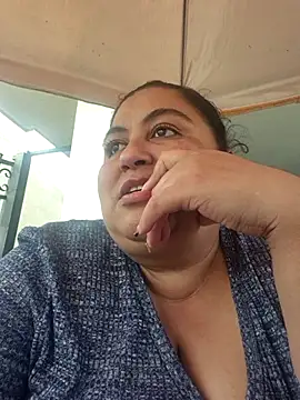 Snapshot of curvy_diva_ chatting on November 6, 2025, 10:03 pm curvy diva online show from November 6, 2025, 10:03 pm