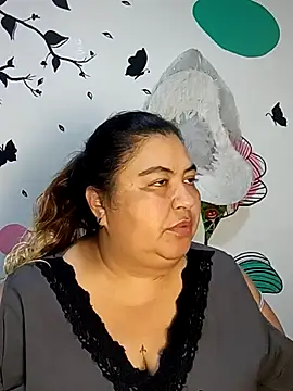 Snapshot of curvy_diva_ chatting on December 1, 2025, 9:54 am curvy diva online show from December 1, 2025, 9:54 am