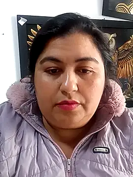 Snapshot of curvy_diva_ chatting on October 29, 2025, 1:43 pm curvy diva online show from October 29, 2025, 1:43 pm