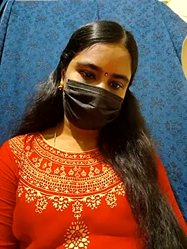 mini-queen online show from December 21, 2025, 2:08 pm