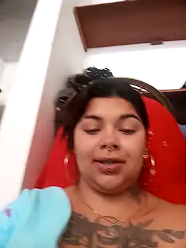 snow belle online show from December 2, 2025, 7:04 pm