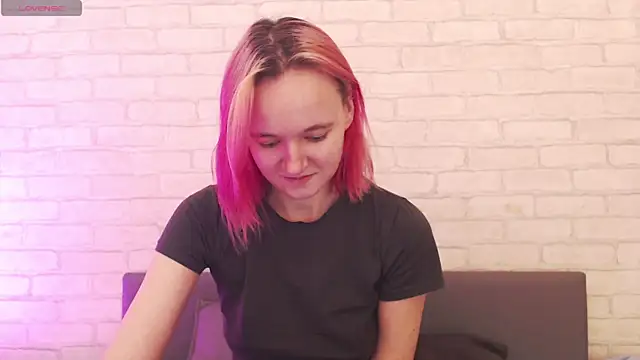 Snapshot of Ericha_Stone chatting on November 4, 2025, 1:20 am Ericha Stone online show from November 4, 2025, 1:20 am