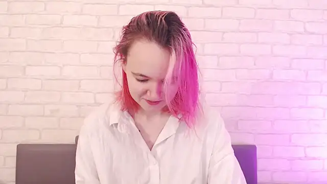 Snapshot of Ericha_Stone chatting on December 17, 2025, 1:32 am Ericha Stone online show from December 17, 2025, 1:32 am