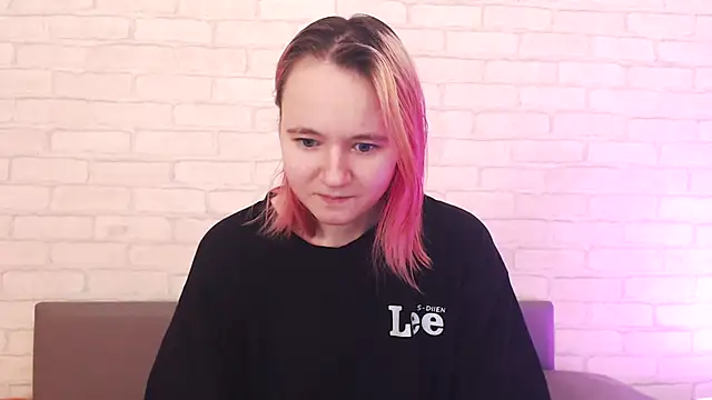 Snapshot of Ericha_Stone chatting on December 20, 2025, 1:19 am Ericha Stone online show from December 20, 2025, 1:19 am