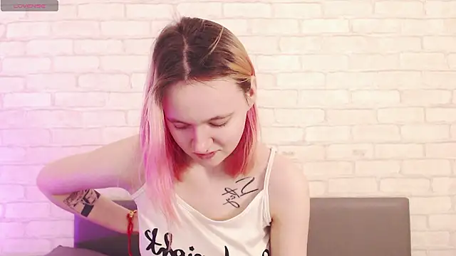 Snapshot of Ericha_Stone chatting on February 6, 2026, 1:23 am Ericha Stone online show from February 6, 2026, 1:23 am