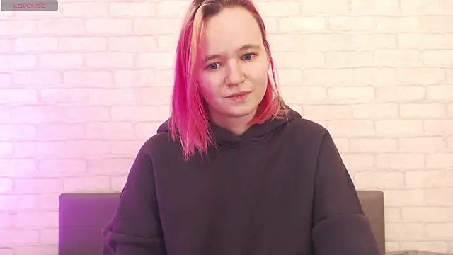 Snapshot of Ericha_Stone chatting on November 8, 2025, 3:43 am Ericha Stone online show from November 8, 2025, 3:43 am