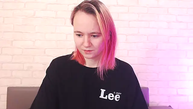 Snapshot of Ericha_Stone chatting on December 19, 2025, 1:20 am Ericha Stone online show from December 19, 2025, 1:20 am