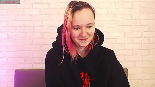 Snapshot of Ericha_Stone chatting on January 9, 2026, 1:23 am Ericha Stone online show from January 9, 2026, 1:23 am