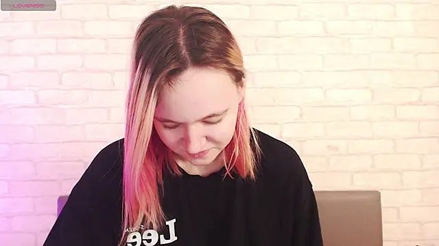 Snapshot of Ericha_Stone chatting on February 20, 2026, 1:35 am Ericha Stone online show from February 20, 2026, 1:35 am