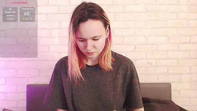 Ericha Stone online show from April 5, 2026, 2:07 am