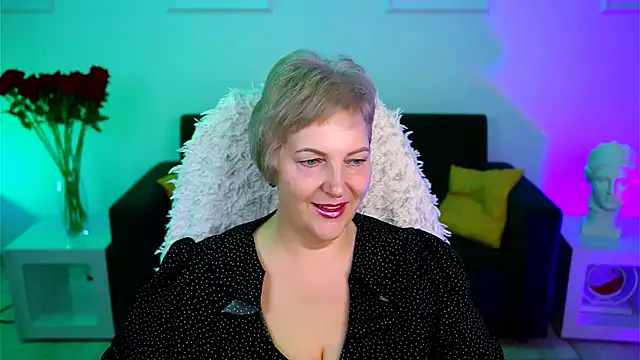 MaryMogan online show from November 17, 2025, 4:49 am