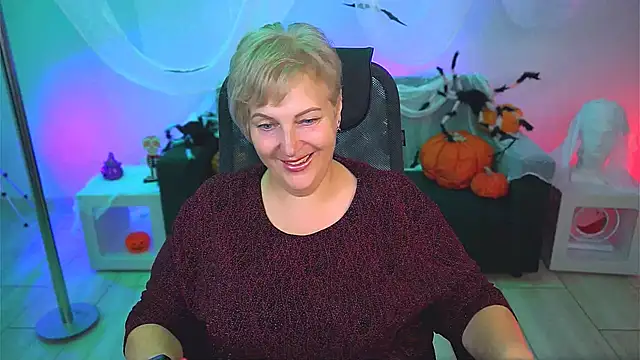 MaryMogan online show from October 24, 2025, 4:11 am