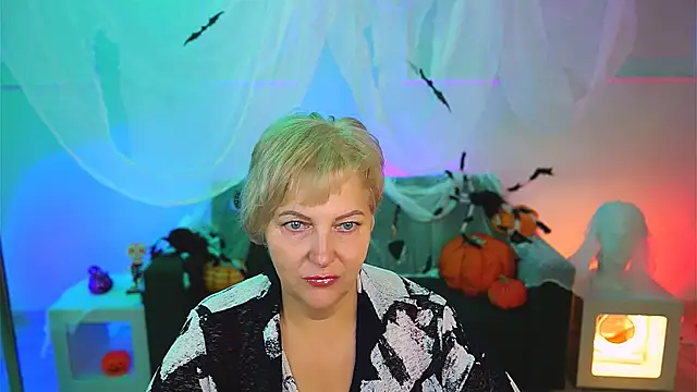 MaryMogan online show from October 30, 2025, 4:11 am