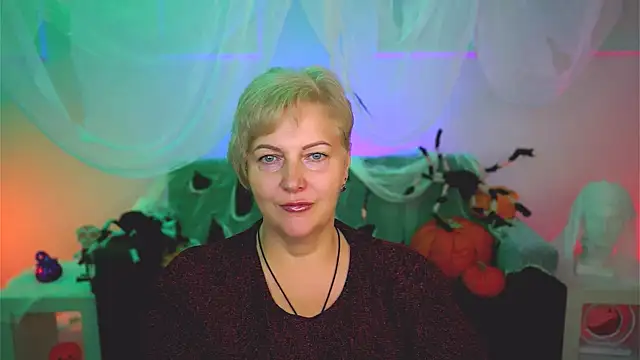 MaryMogan online show from October 26, 2025, 12:27 pm