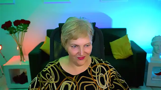 MaryMogan online show from October 10, 2025, 8:26 am