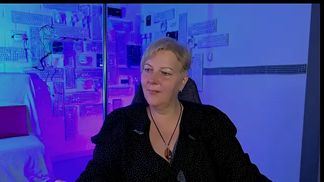 MaryMogan online show from October 3, 2025, 9:00 am