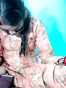 Pahadi couple online show from November 5, 2025, 6:33 pm