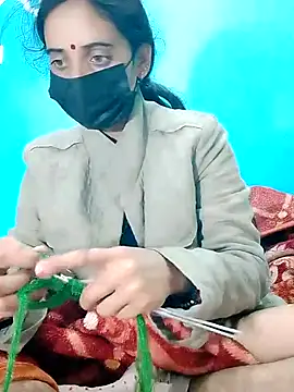 Pahadi couple online show from November 4, 2025, 6:06 am