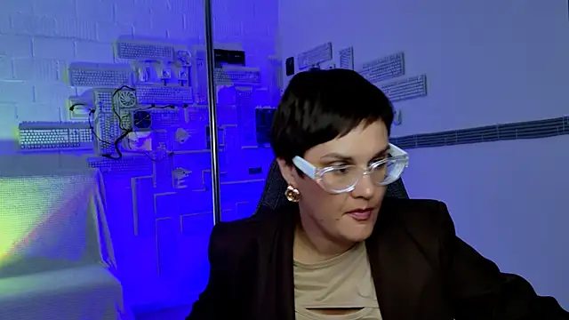 LauraDavidsons online show from September 17, 2025, 12:18 pm