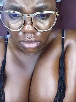 TheSpiceyQueen online show from April 1, 2026, 6:48 am