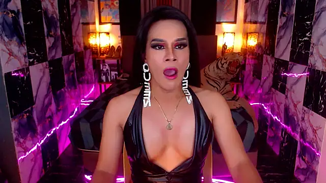 ElegantKellyTS online show from November 15, 2025, 7:40 pm