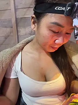 Snapshot of Binjt chatting on December 19, 2025, 12:07 pm Binjt online show from December 19, 2025, 12:07 pm