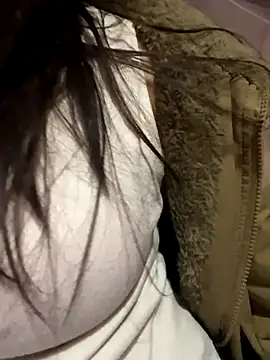 Snapshot of Binjt chatting on December 15, 2025, 3:40 pm Binjt online show from December 15, 2025, 3:40 pm