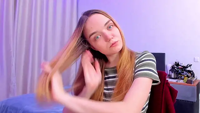 JanetShy online show from September 26, 2025, 1:07 pm