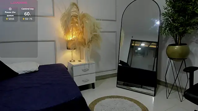 Emilywillis8 online show from November 20, 2025, 1:23 pm