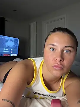 EllaBluee online show from September 25, 2025, 5:24 am