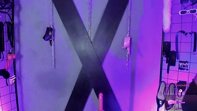 Snapshot of MissKara_Ariana_bdsm chatting on December 5, 2025, 10:58 am MissKara Ariana bdsm online show from December 5, 2025, 10:58 am