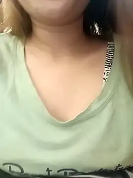 Snapshot of midnightmuse-03 chatting on October 7, 2025, 7:04 pm midnightmuse-03 online show from October 7, 2025, 7:04 pm