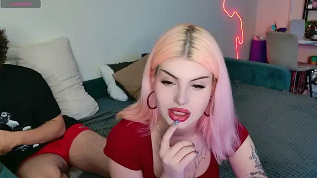 Snapshot of Alice18James chatting on September 18, 2025, 1:47 pm Alice18James online show from September 18, 2025, 1:47 pm