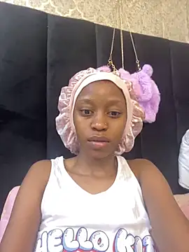 Snapshot of SexyPetitex25 chatting on November 21, 2025, 7:46 pm SexyPetitex25 online show from November 21, 2025, 7:46 pm