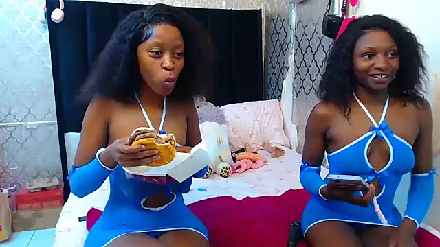 Snapshot of SexyPetitex25 chatting on October 15, 2025, 9:12 pm SexyPetitex25 online show from October 15, 2025, 9:12 pm