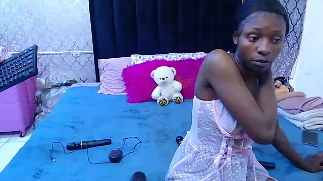 Snapshot of SexyPetitex25 chatting on September 30, 2025, 8:15 pm SexyPetitex25 online show from September 30, 2025, 8:15 pm