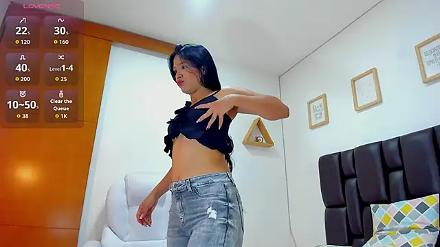 Snapshot of karol_bustamante chatting on October 9, 2025, 11:55 am karol bustamante online show from October 9, 2025, 11:55 am