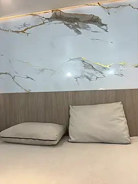 Snapshot of emily_browne chatting on November 7, 2025, 7:18 pm emily browne online show from November 7, 2025, 7:18 pm