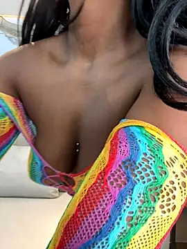 Snapshot of emily_browne chatting on November 10, 2025, 7:30 pm emily browne online show from November 10, 2025, 7:30 pm