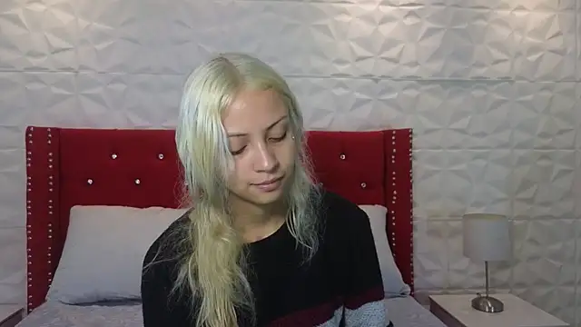 Lucy n pink online show from December 5, 2025, 4:38 pm