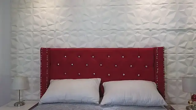 Lucy n pink online show from December 14, 2025, 2:00 pm