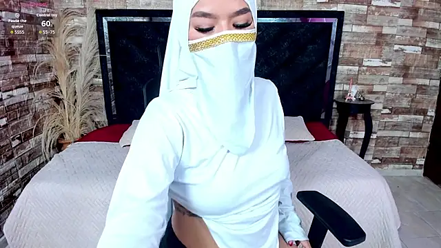 Snapshot of Amal_Bakir chatting on December 19, 2025, 12:58 am Amal Bakir online show from December 19, 2025, 12:58 am