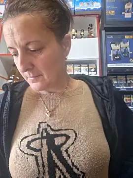 Fluturas2 online show from October 5, 2025, 6:04 am