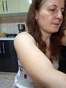 Fluturas2 online show from November 17, 2025, 9:19 pm