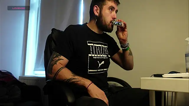 Snapshot of Mike_Platano chatting on September 29, 2025, 6:09 am Mike Platano online show from September 29, 2025, 6:09 am